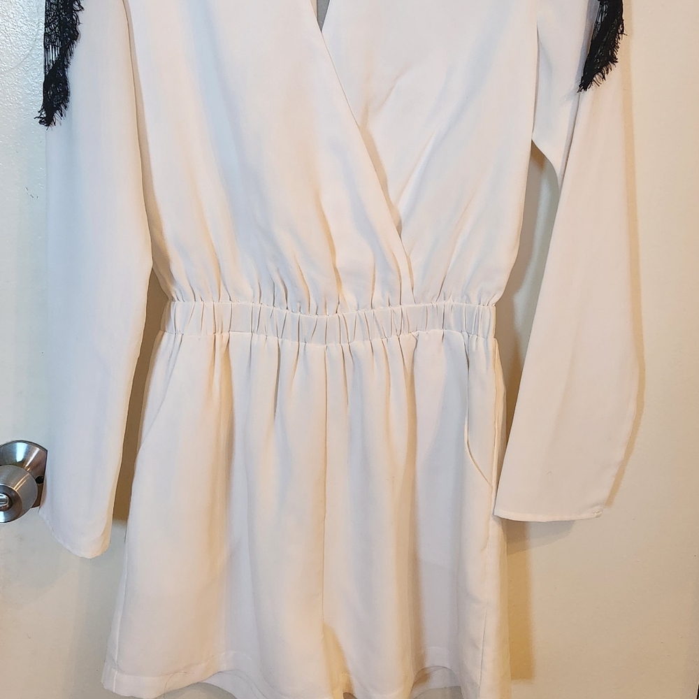 Beautiful  black  and white  with  lace in the shoulder